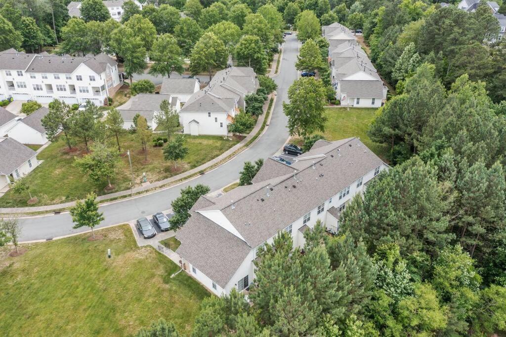 Peaceful, Townhome In Hope Valley Farms Durham Exterior foto